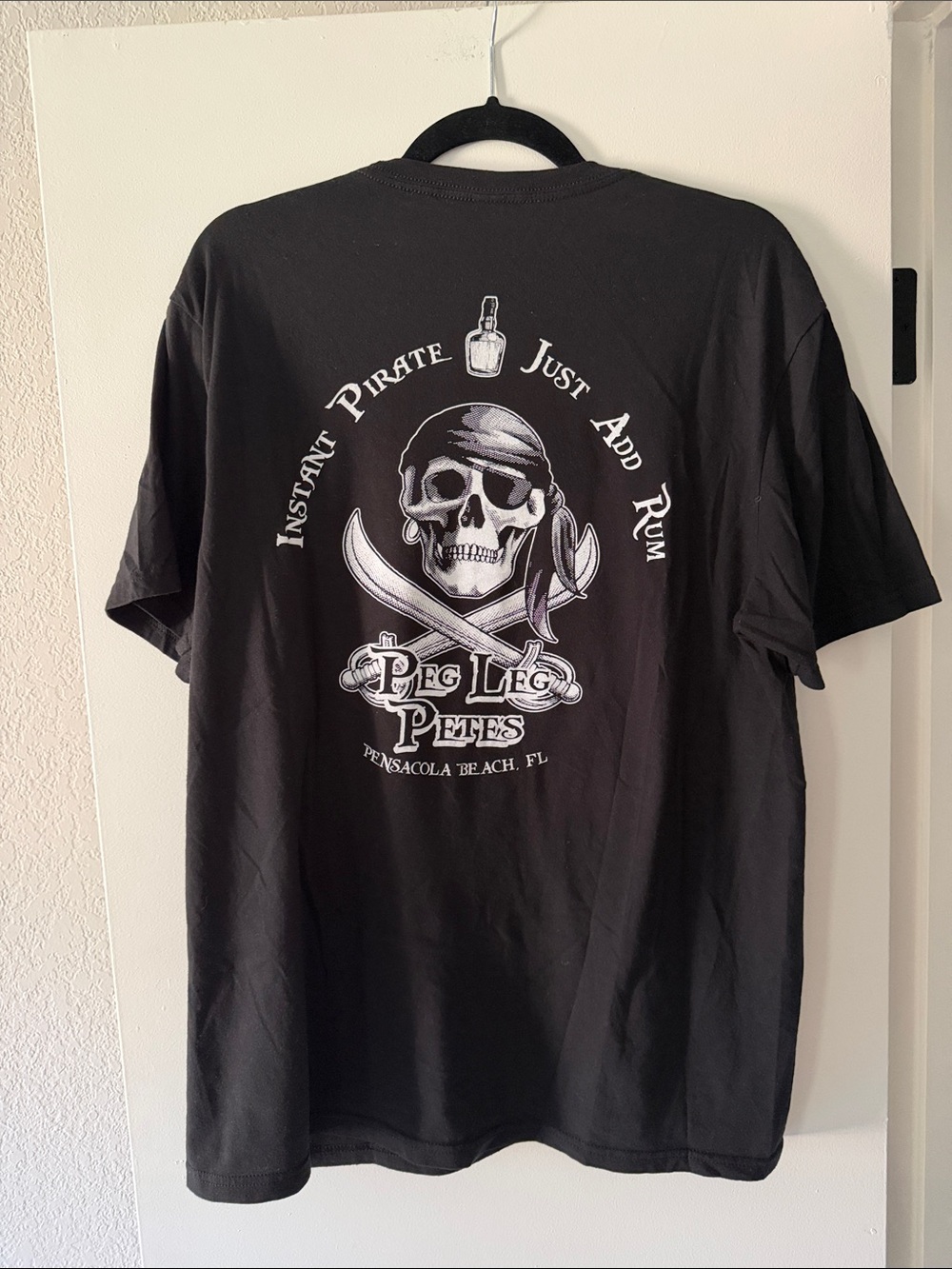 Black Short-Sleeve Logo Tee Peg Leg Petes Pensacola Beach Florida - Picture 2 of 2